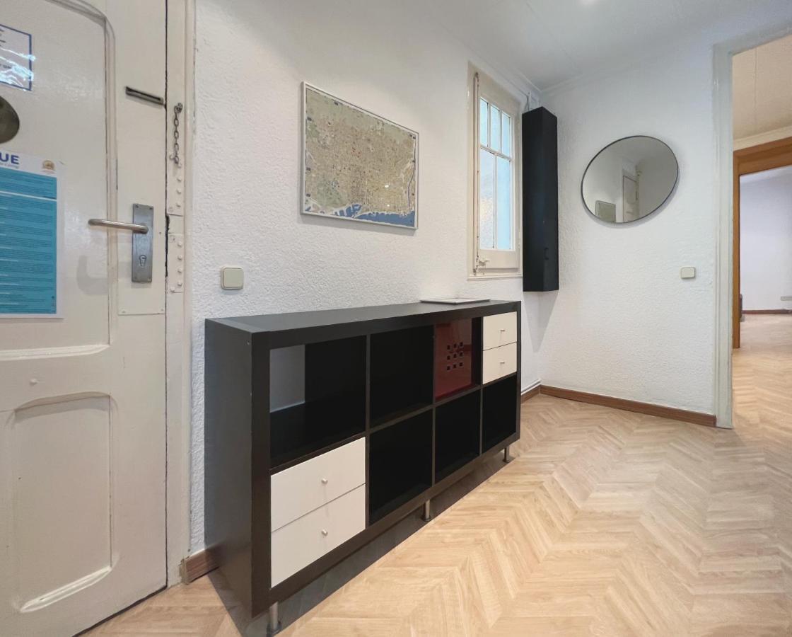 Stay U-Nique Apartments Calabria บาร์เซโลนา ภายนอก รูปภาพ