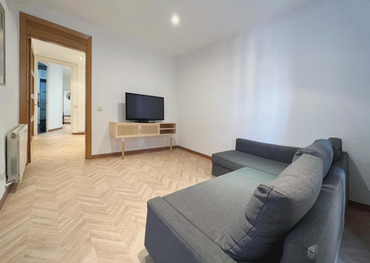 Stay U-Nique Apartments Calabria บาร์เซโลนา ภายนอก รูปภาพ