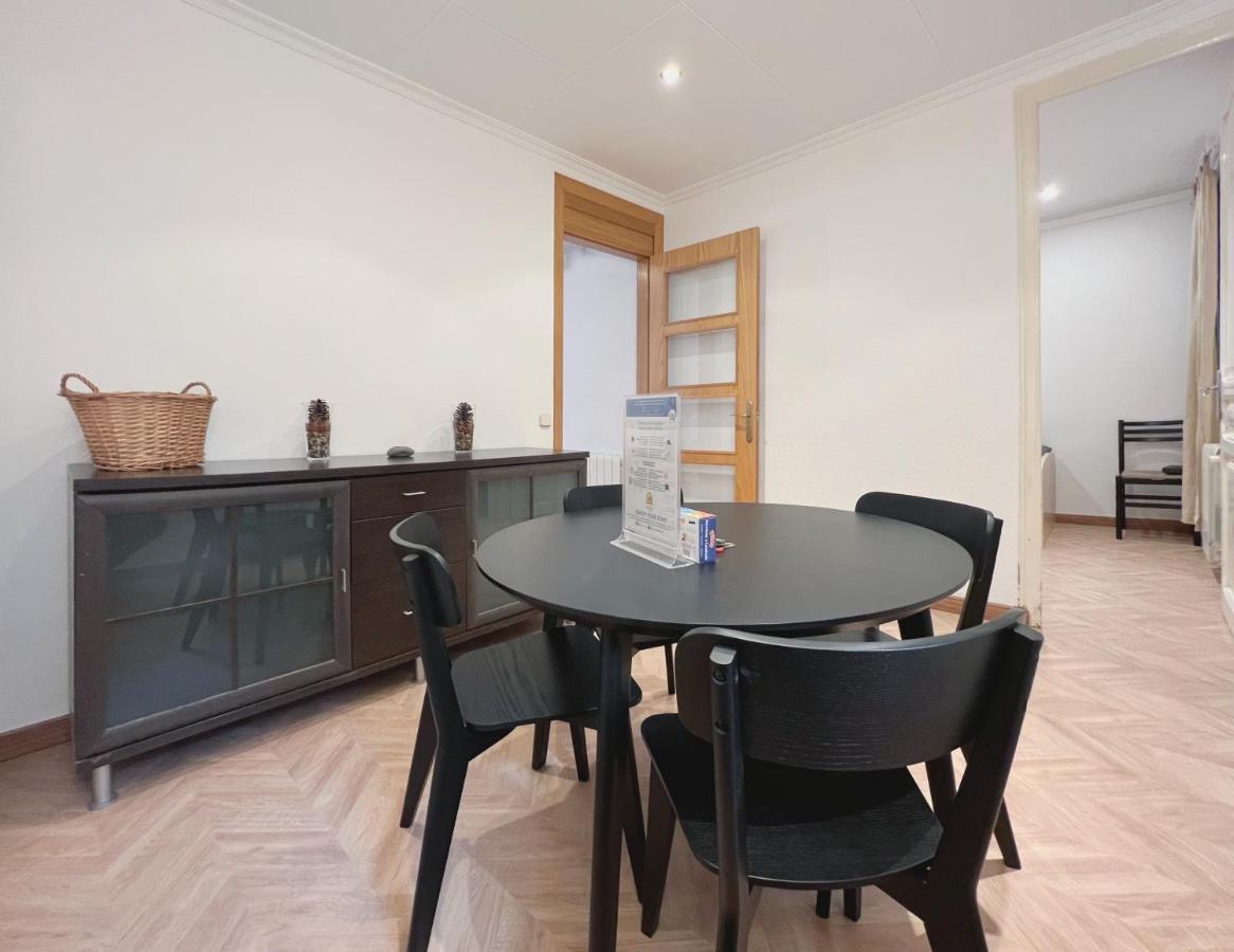 Stay U-Nique Apartments Calabria บาร์เซโลนา ภายนอก รูปภาพ